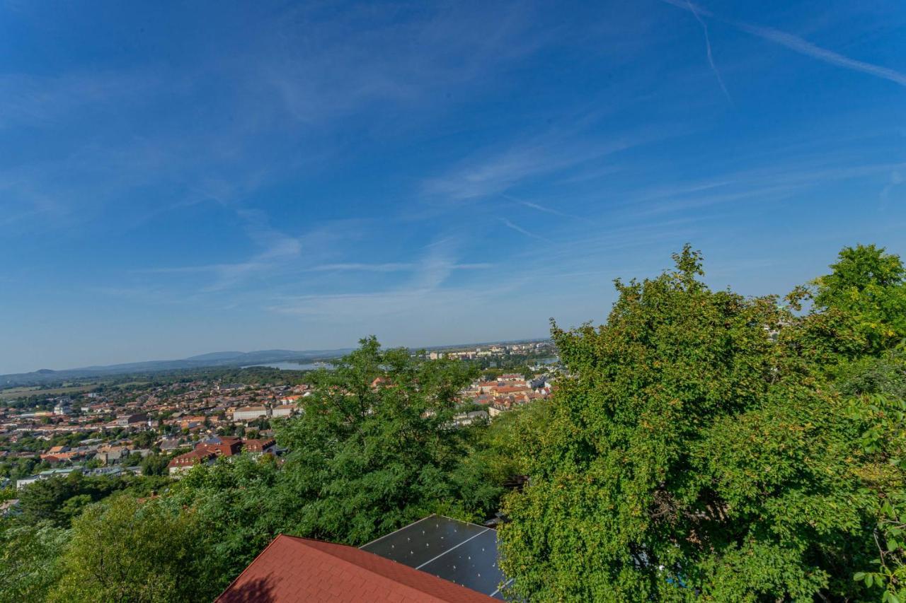 Panorama Apartmanhaz Esztergom Exterior photo